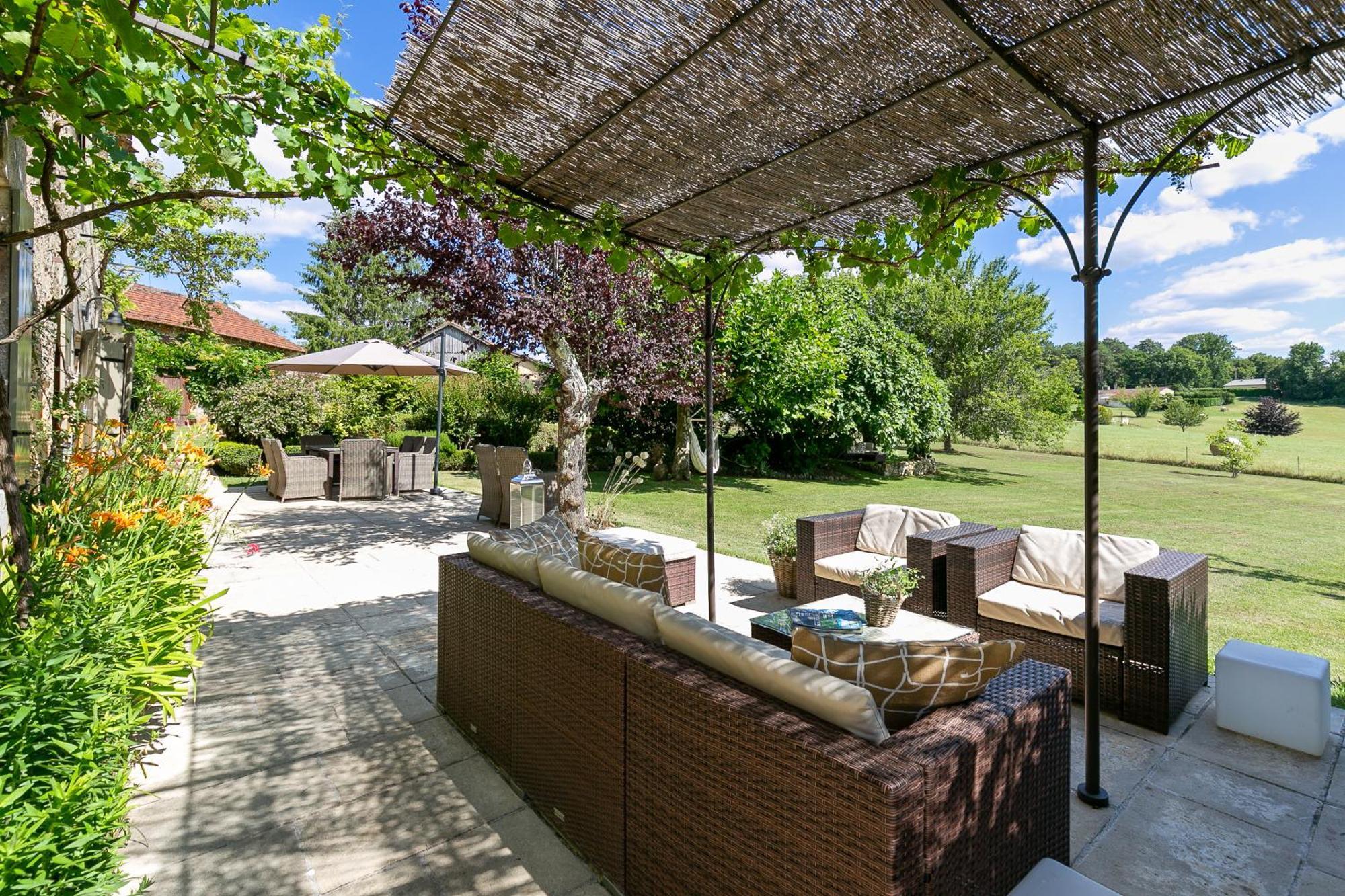 La Maison Louverie Pontours Екстериор снимка